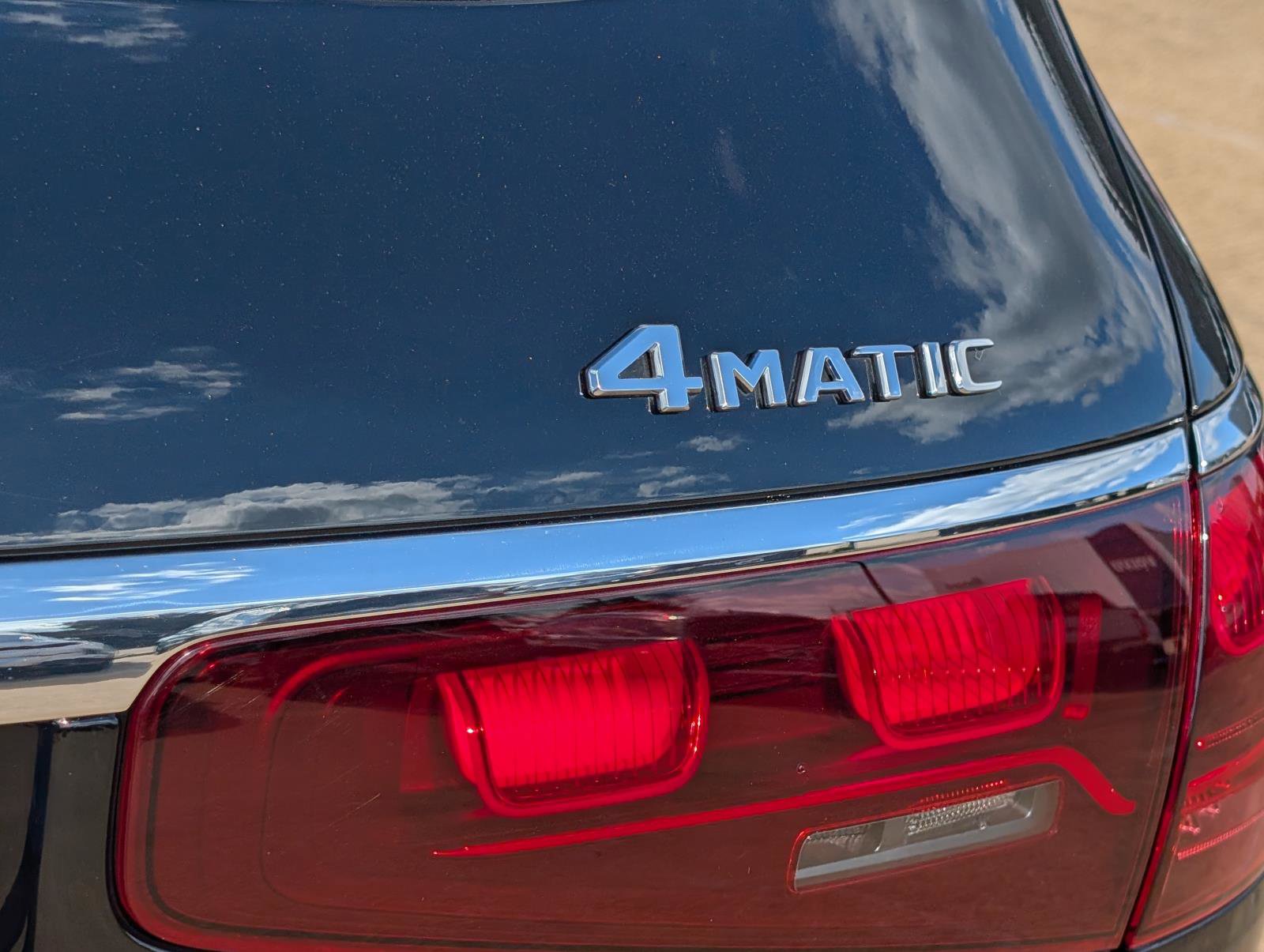 2024 Mercedes Benz GLS 450 4MATIC photo 4