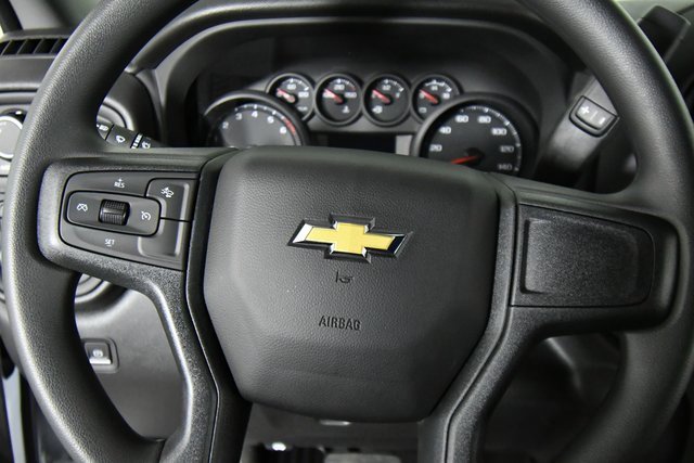 2025 Chevrolet Silverado 1500 Custom photo 2