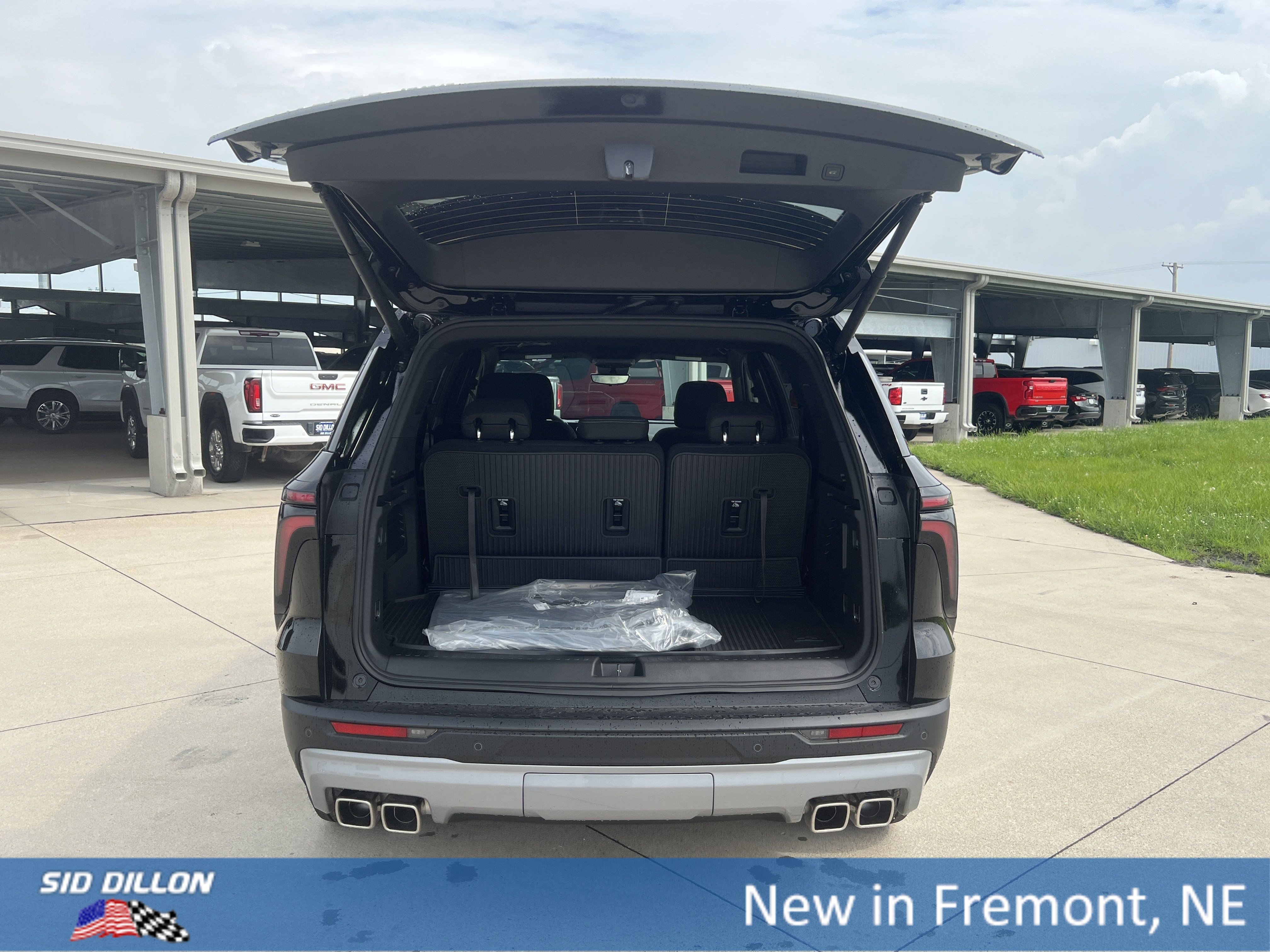 2026 Chevrolet Traverse photo 3
