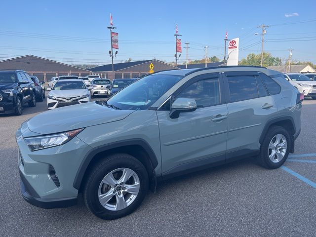 2021 Toyota RAV4 XLE photo 8