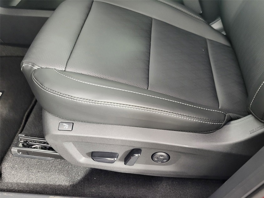 2025 Nissan Murano Platinum photo 11