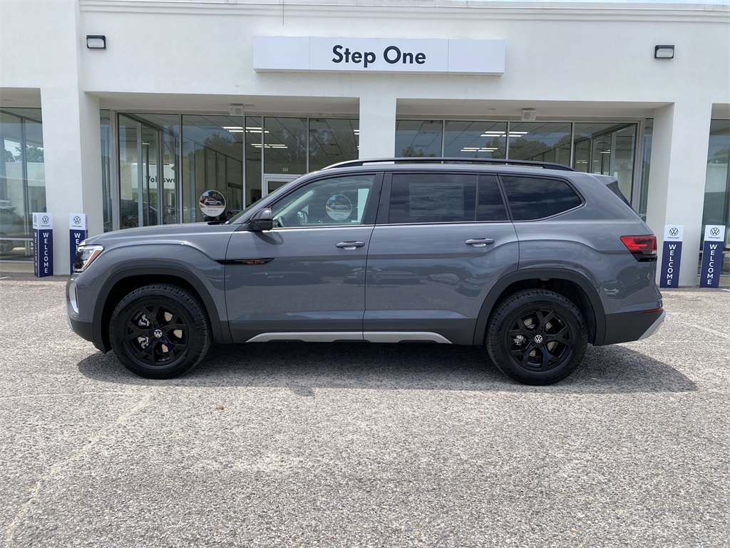 2025 Volkswagen Atlas Peak Edition SE photo 4