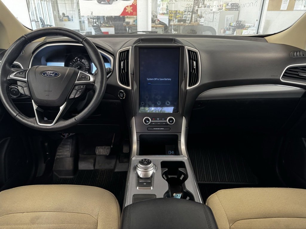 2021 Ford Edge SEL photo 4
