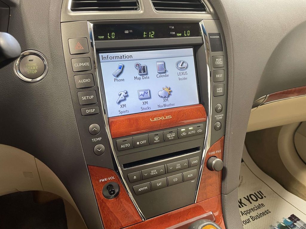 2010 Lexus ES 350 photo 16