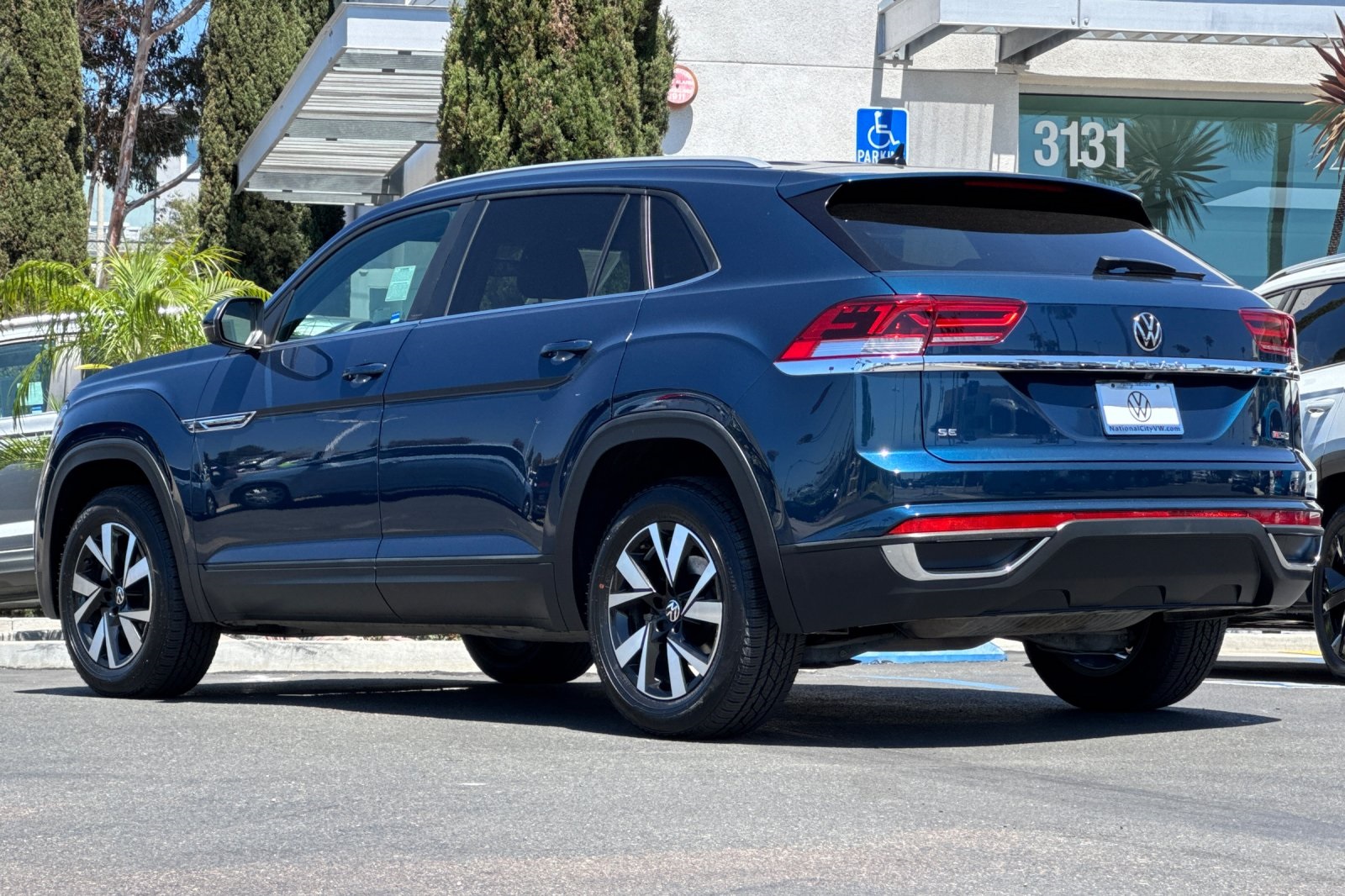 2022 Volkswagen Atlas Cross Sport SE photo 6