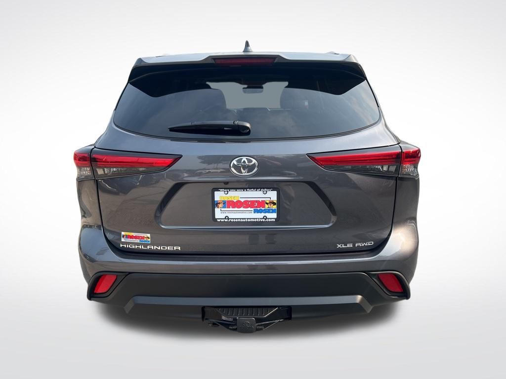 2022 Toyota Highlander XLE photo 46