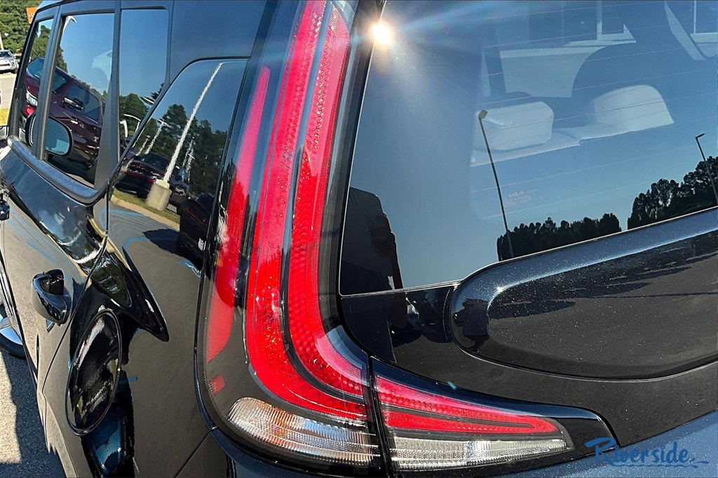 2025 Kia Soul LX photo 21