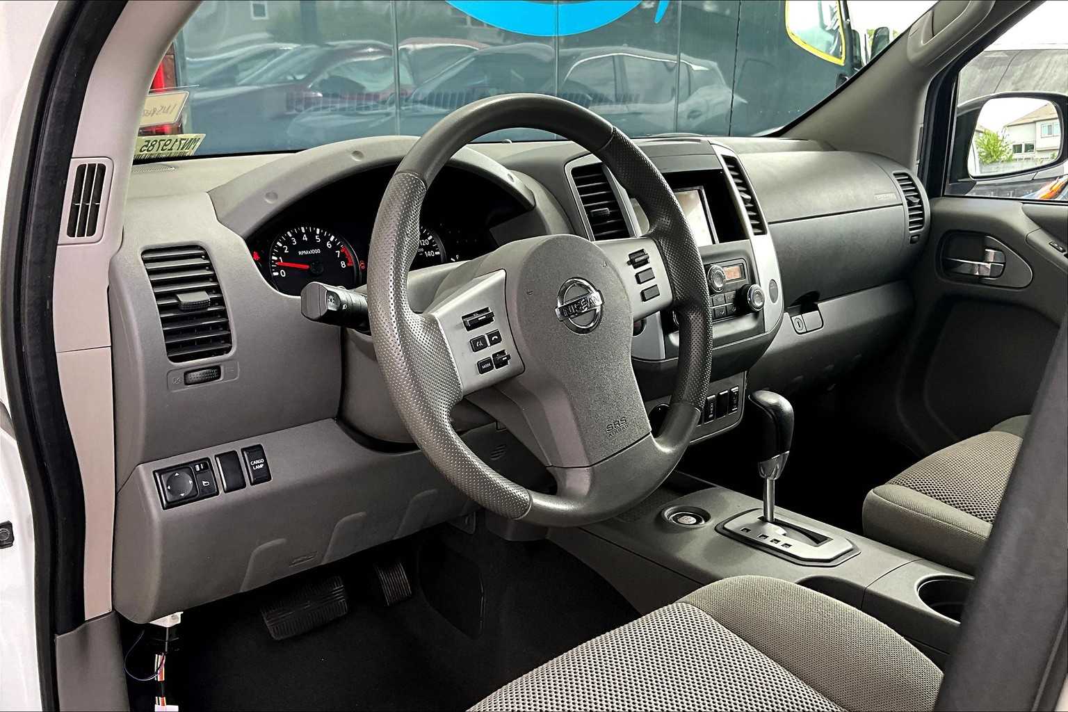 2021 Nissan Frontier SV photo 14