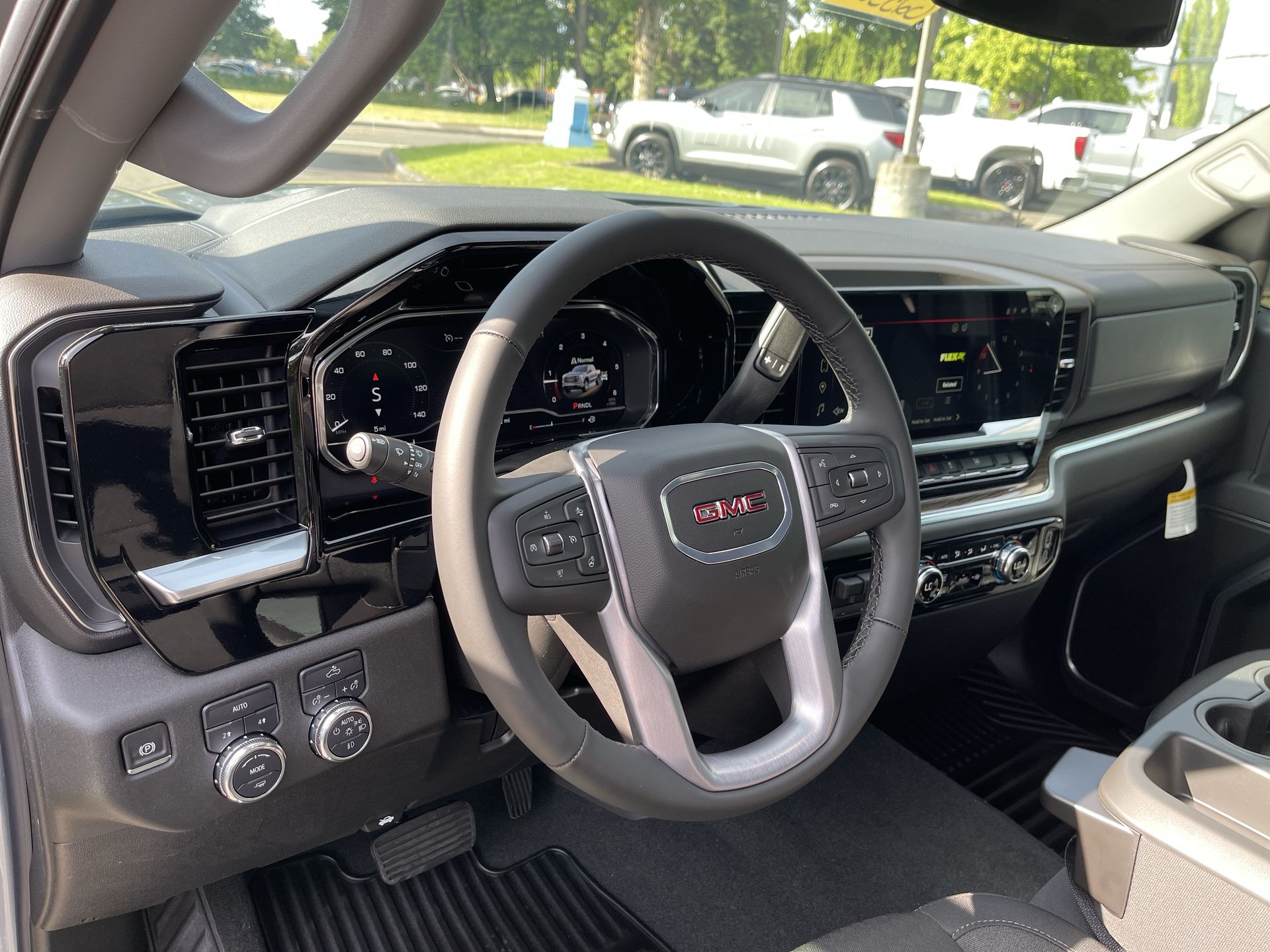 2025 Gmc Sierra photo 10