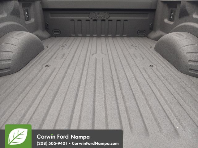 New 2025 Glacier Gray Metallic Tri-Coat Ford Lariat image 33