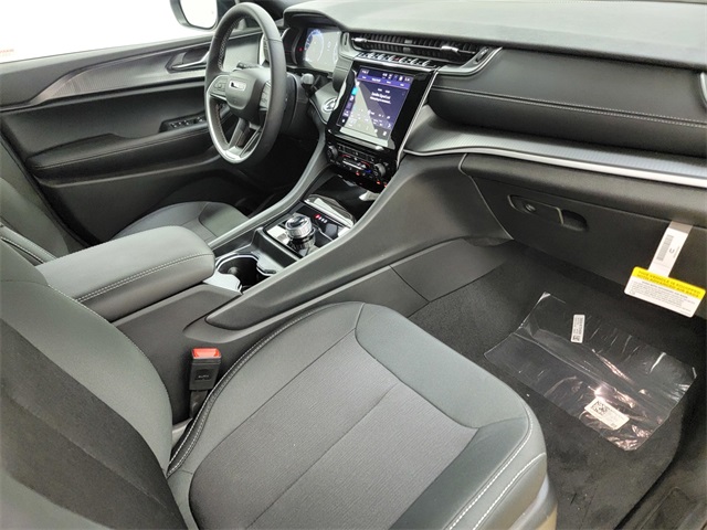 2025 Jeep Grand Cherokee Laredo X photo 17