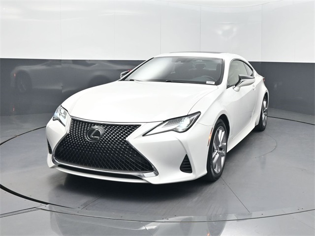 2020 Lexus RC 300's photo