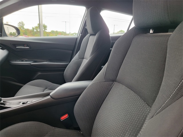 2018 Toyota C-HR XLE photo 10