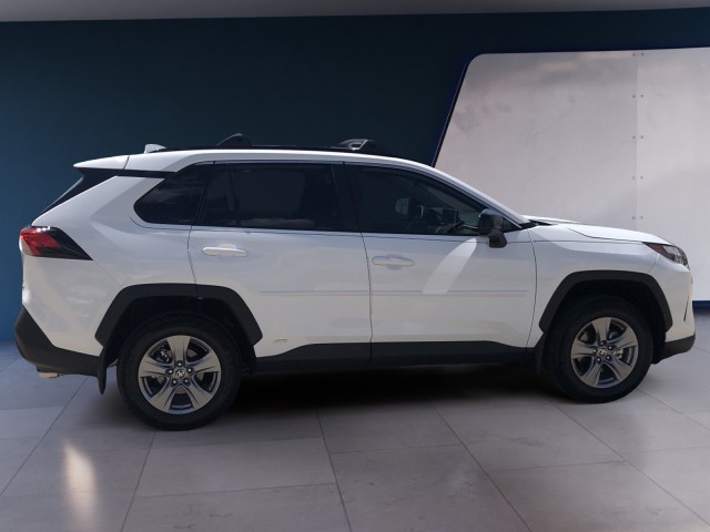 2024 Toyota RAV4 Hybrid LE photo 5