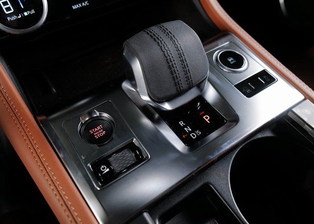 2025 Jaguar F-PACE R-Dynamic S photo 15