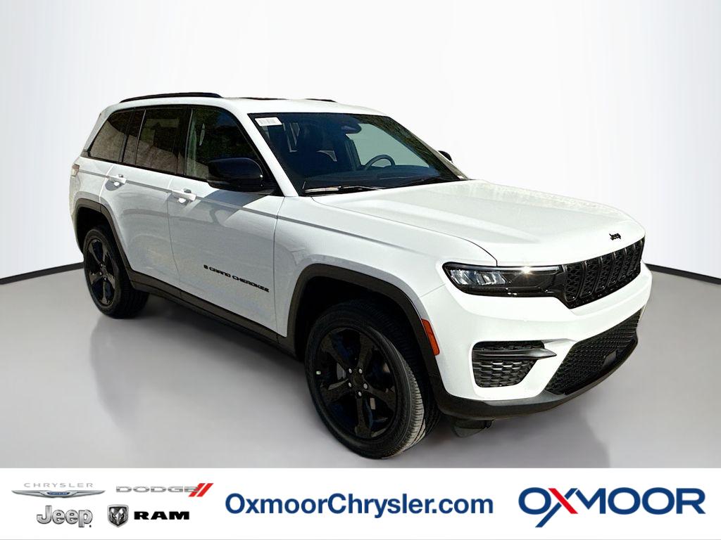 2025 Jeep Grand Cherokee Altitude's photo