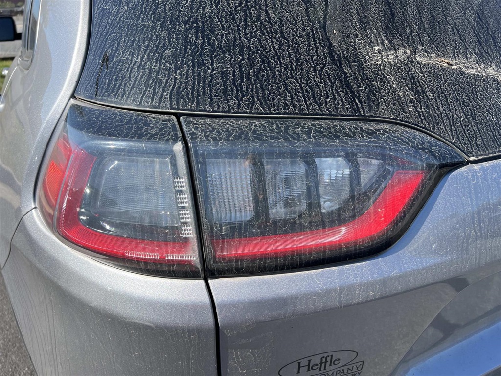 2019 Jeep Cherokee Latitude photo 16
