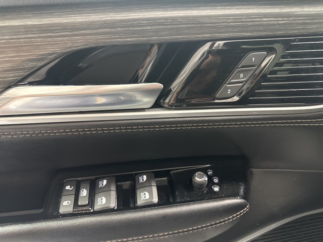 2023 Jeep Wagoneer L Series II photo 14