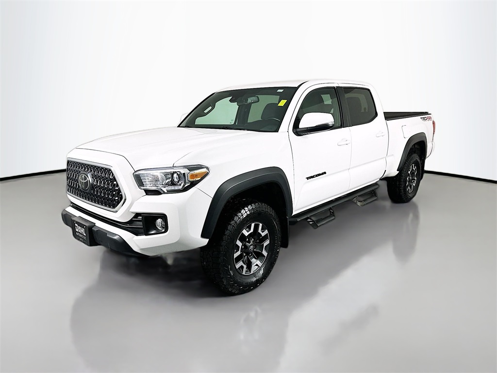 2018 Toyota Tacoma SR5 TRD Sport photo 3