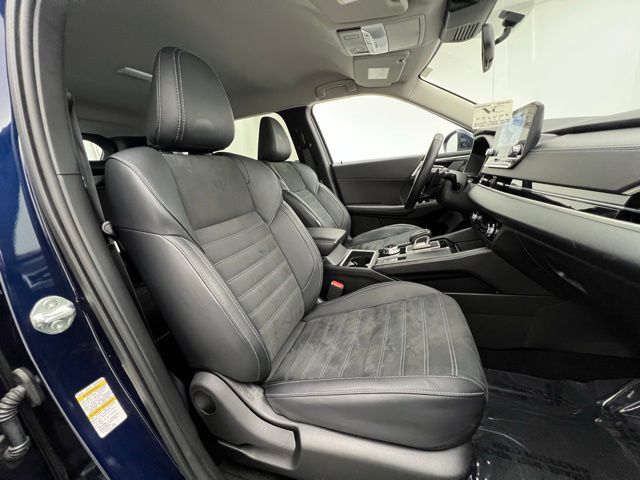 2024 Mitsubishi Outlander SE photo 35