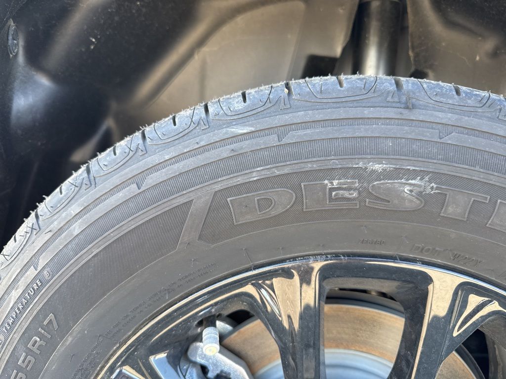 New 2023 Bright White Clear-Coat Exterior Paint Jeep Altitude Lux image 9