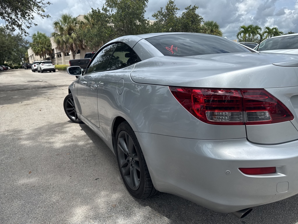 2013 Lexus IS 350 photo 3