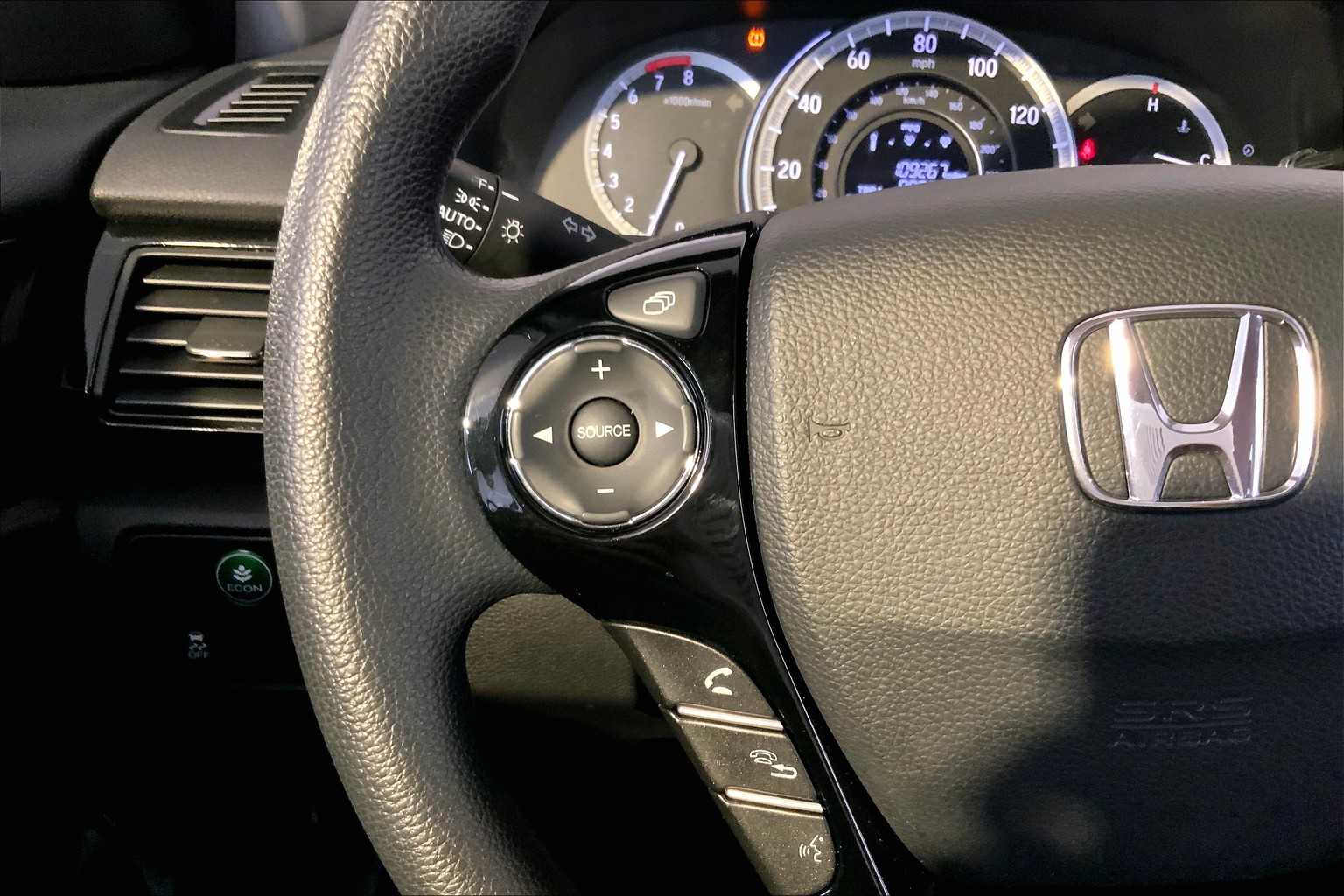 2016 Honda Accord LX photo 22