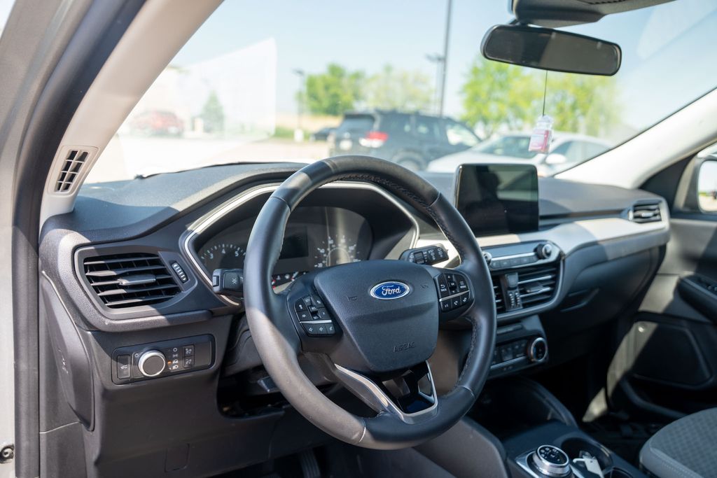 2022 Ford Escape SE photo 18