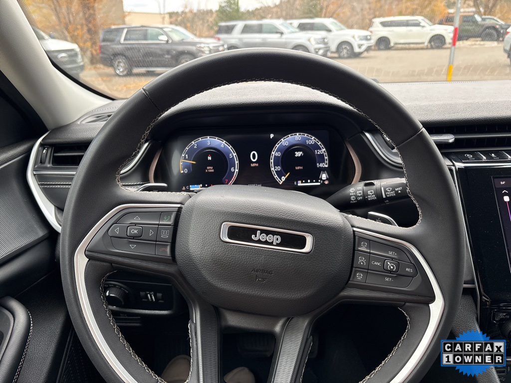 2023 Jeep Grand Cherokee Laredo Altitude photo 2