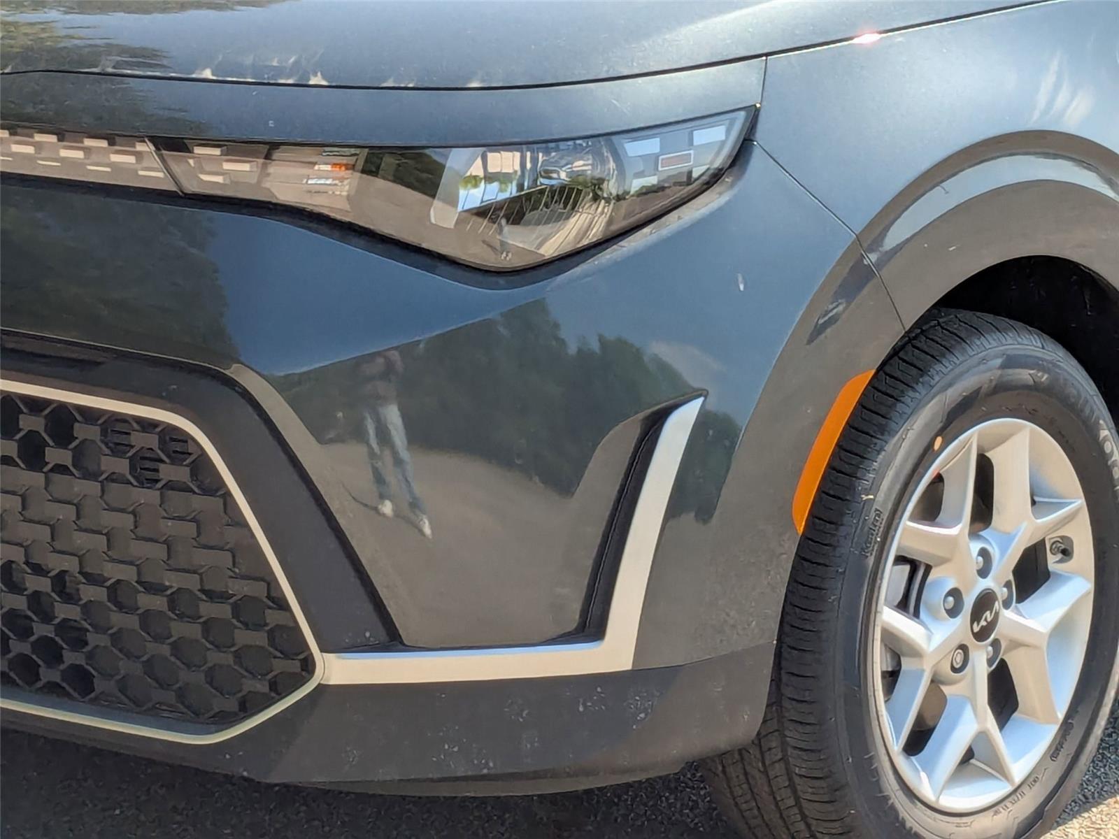 2025 Kia Soul LX photo 2