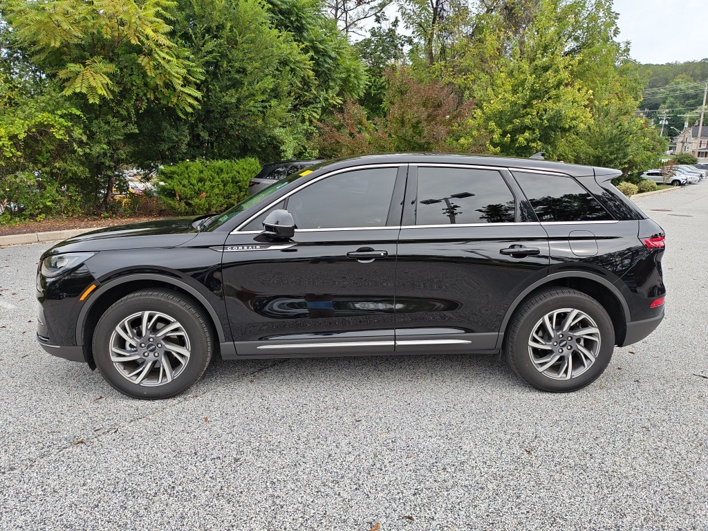 2023 Lincoln Corsair Standard photo 4