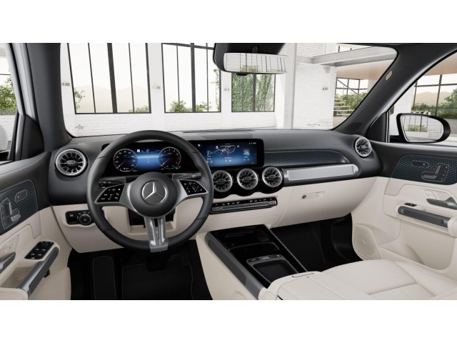 2025 Mercedes Benz GLB 250 4MATIC photo 3