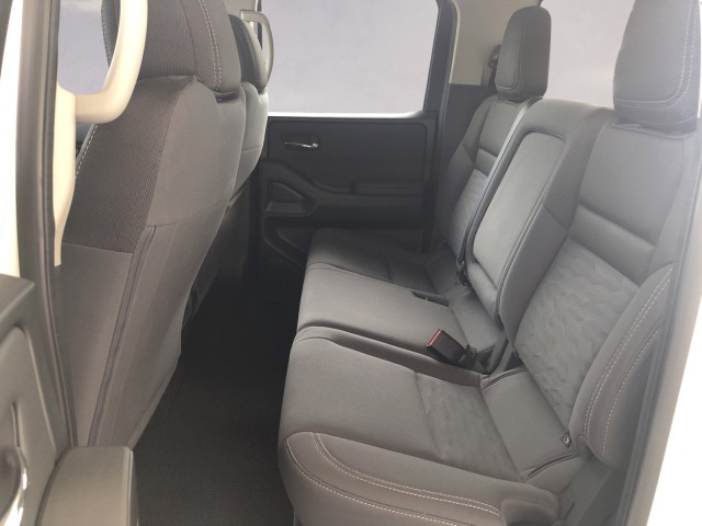 2024 Nissan Frontier Crew Cab SV photo 11