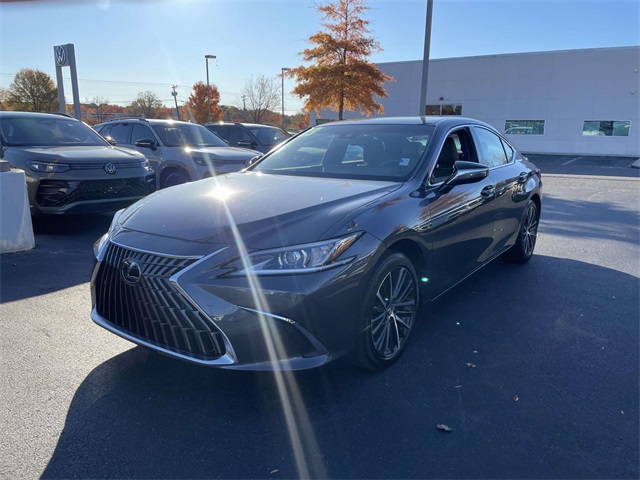 2023 Lexus ES 350 photo 3