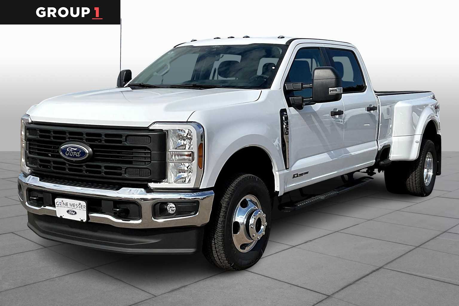2026 Ford F-350 Super Duty XL's photo