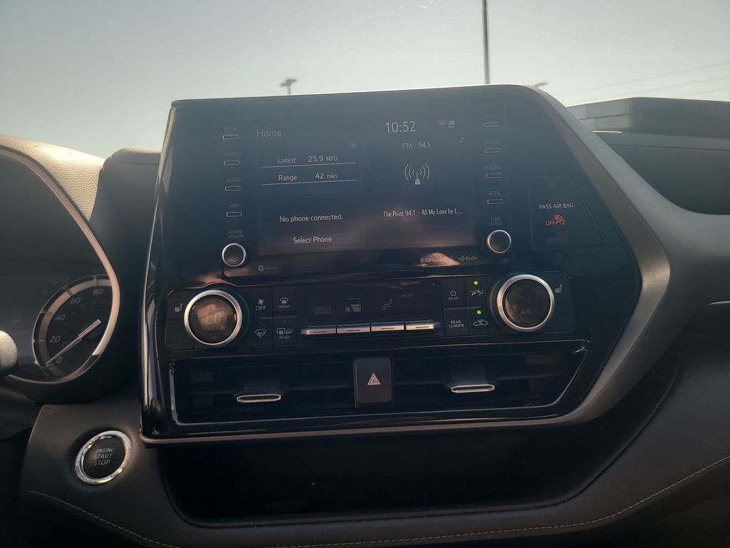 2022 Toyota Highlander XLE photo 17