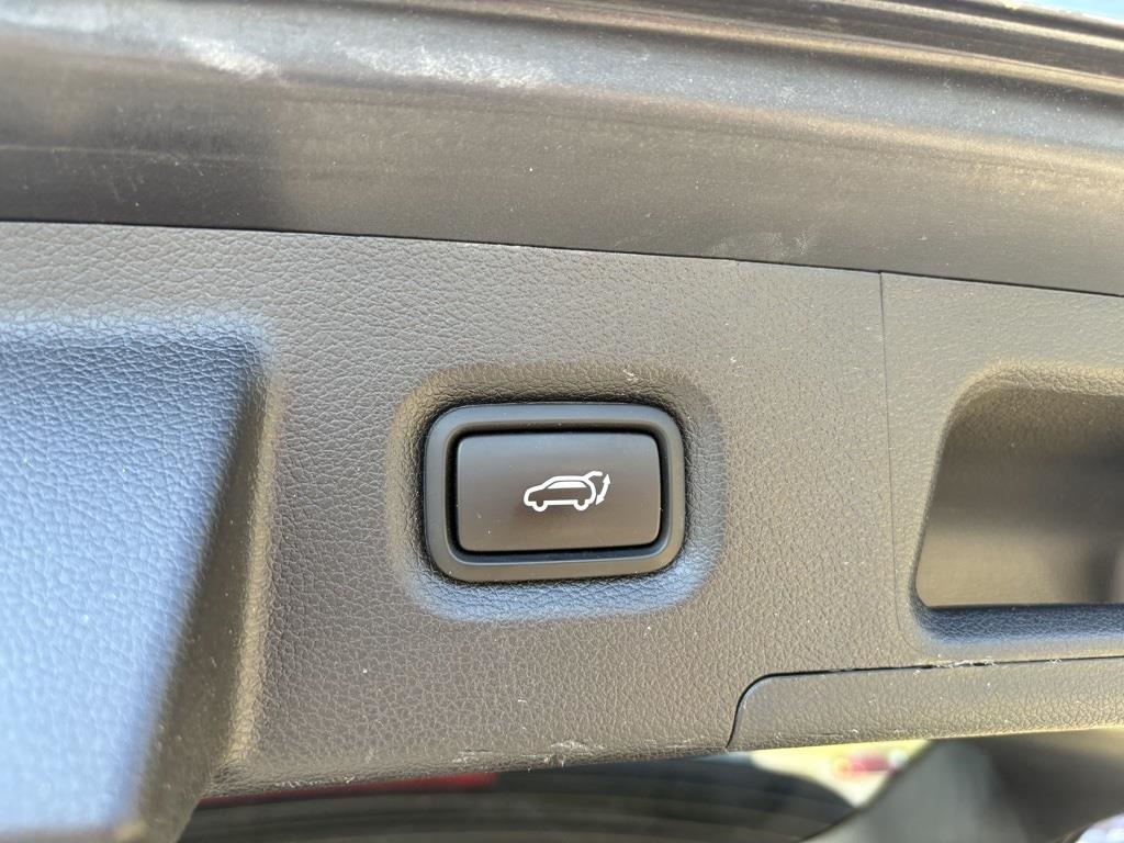 2023 Hyundai Santa Fe SEL Premium photo 2