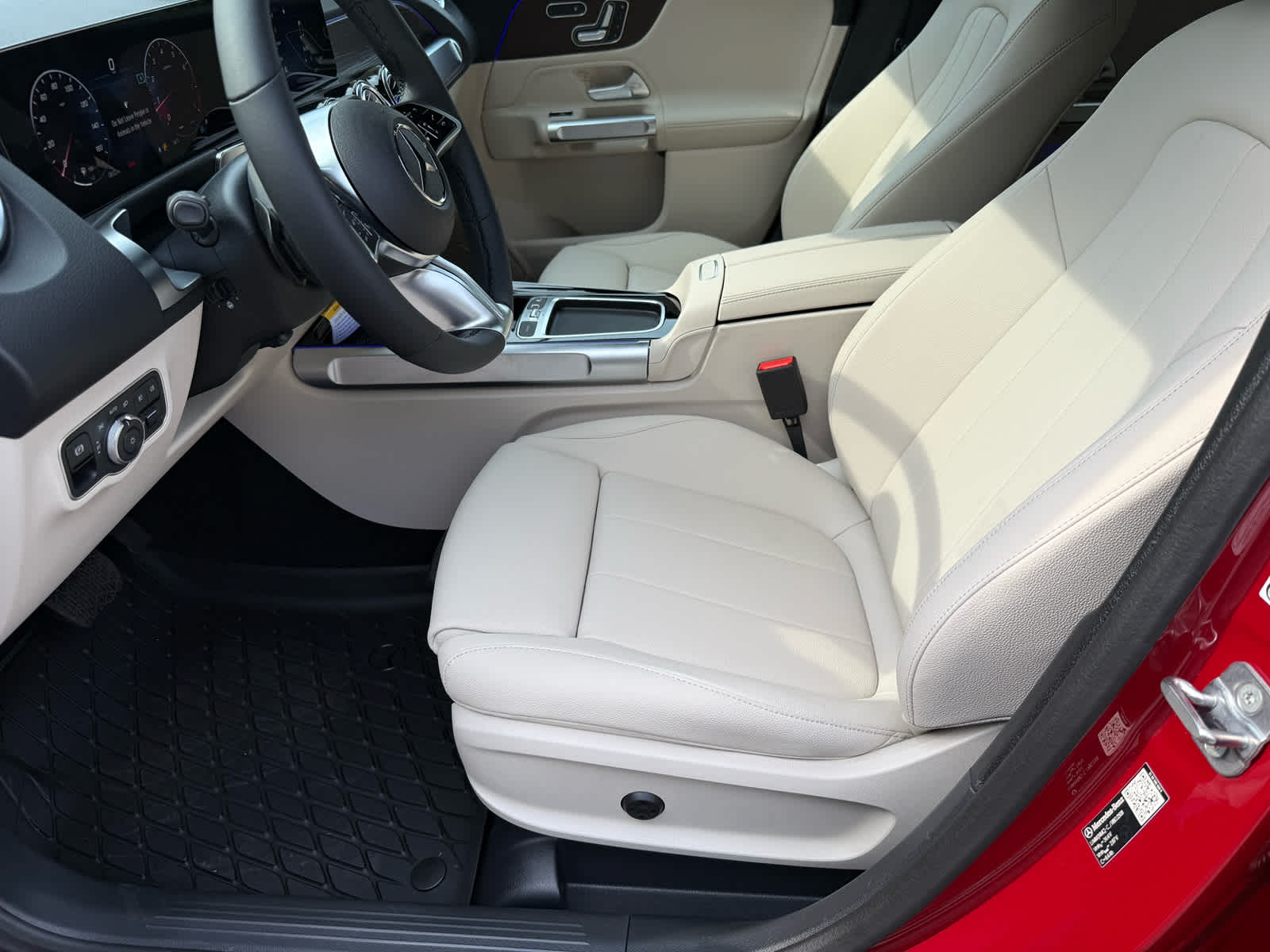 2026 Mercedes Benz GLB 250 4MATIC photo 10