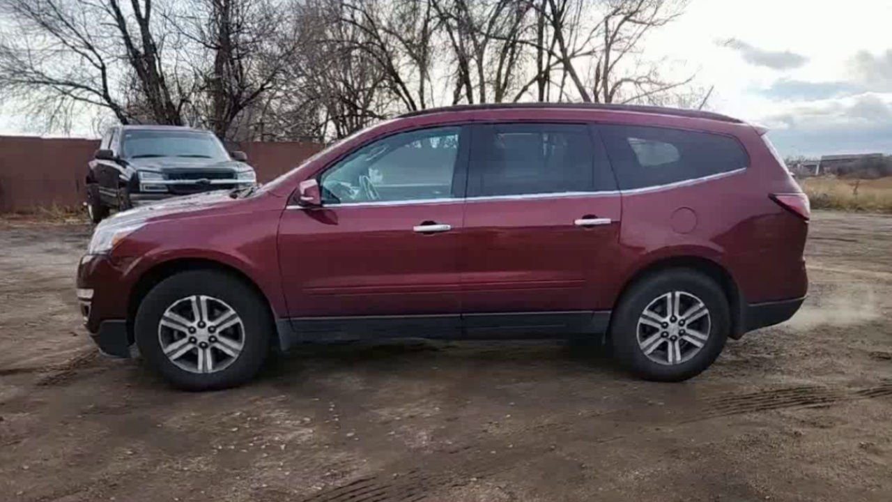 2017 Chevrolet Traverse 1LT photo 3