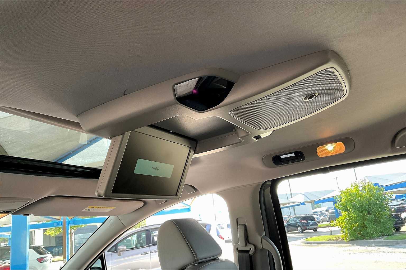 2019 Honda Odyssey Touring photo 30