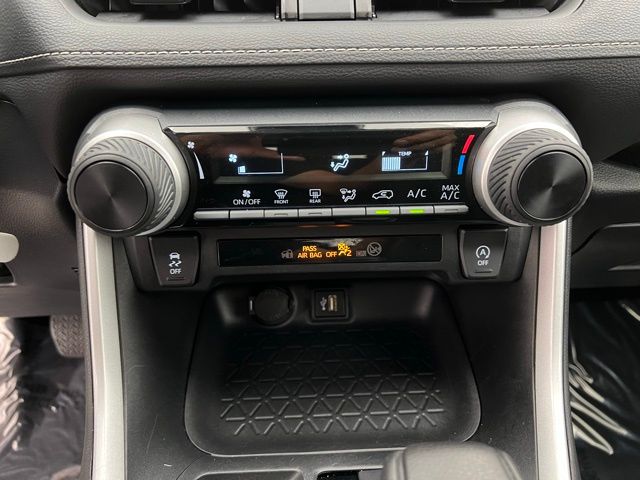 2024 Toyota RAV4 LE photo 25