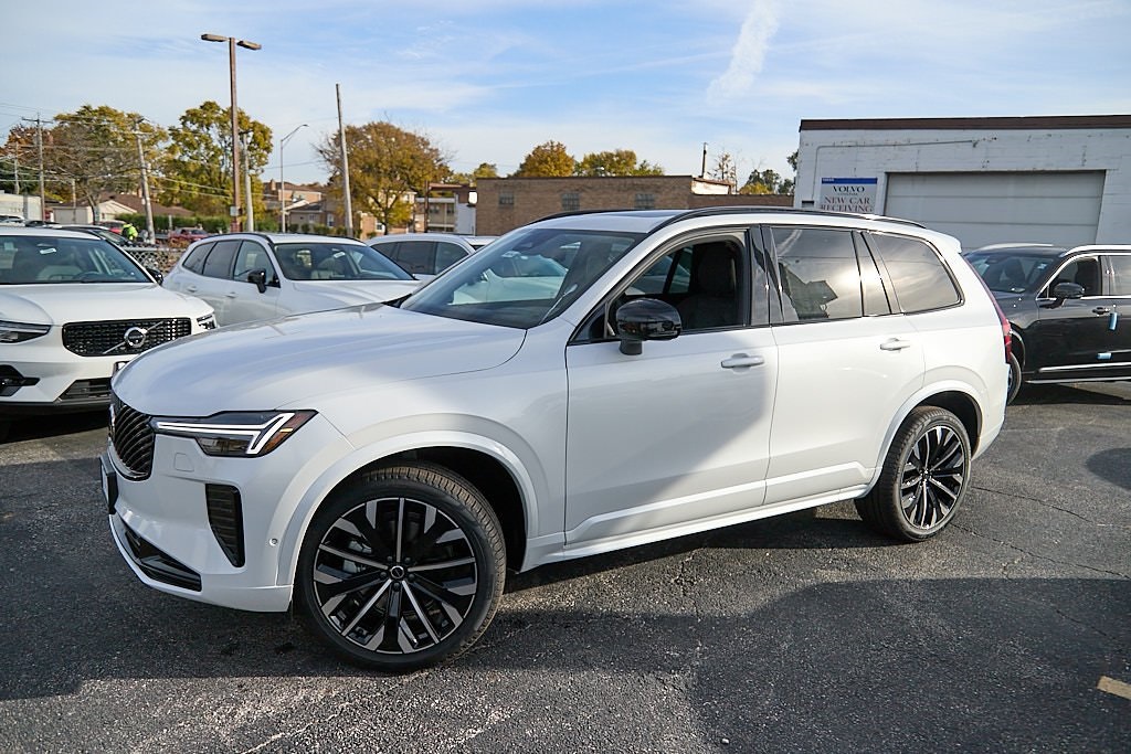 2026 VOLVO XC90 - Image 2