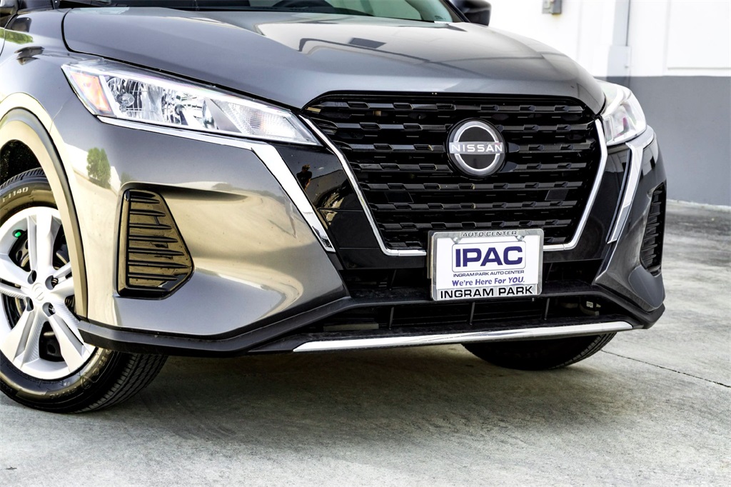2025 Nissan Kicks Play S photo 3