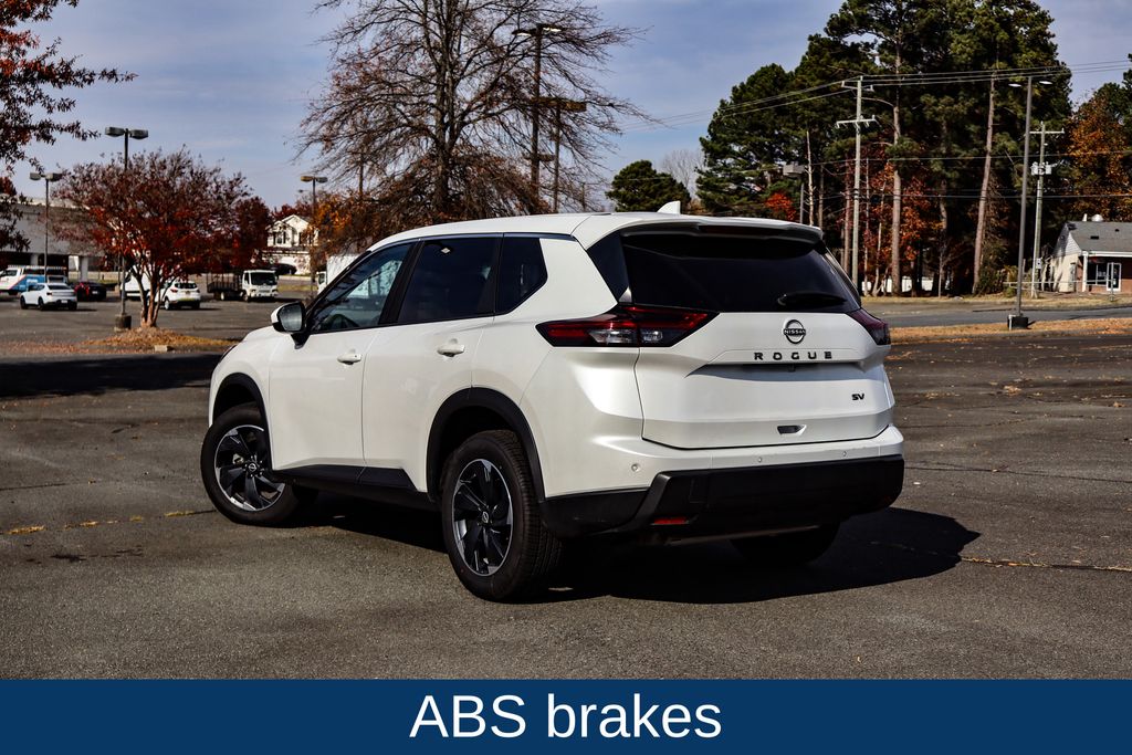 2024 Nissan Rogue SV photo 4