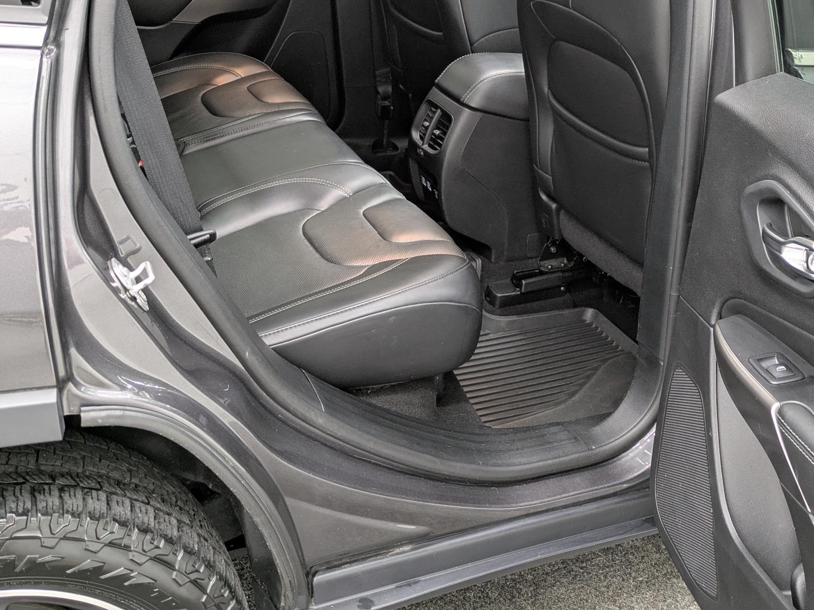 2021 Jeep Cherokee Limited photo 20
