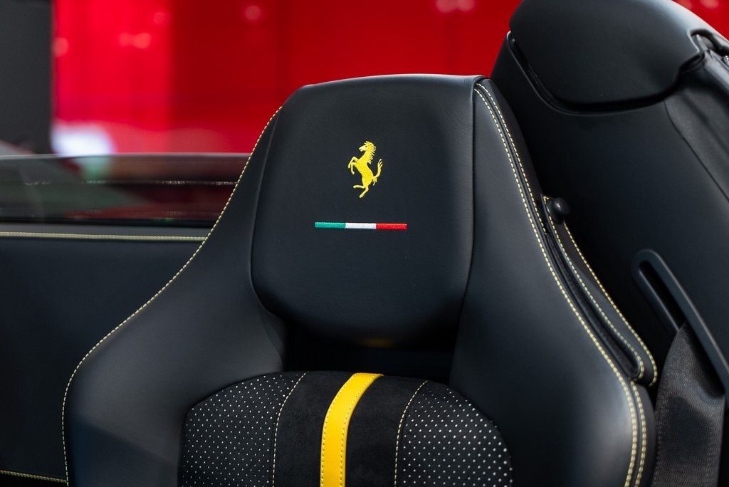 2022 Ferrari F8 Spider Base photo 6