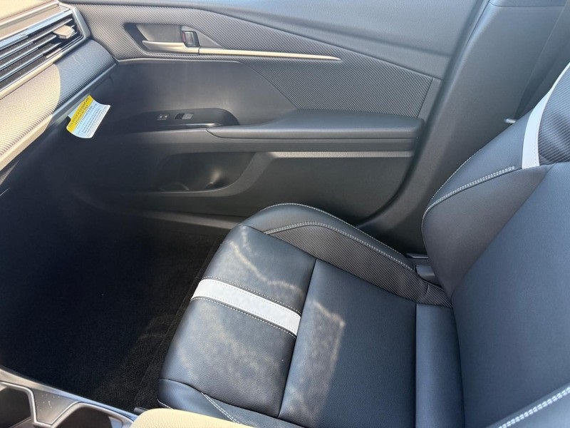 2026 Toyota Camry SE photo 21