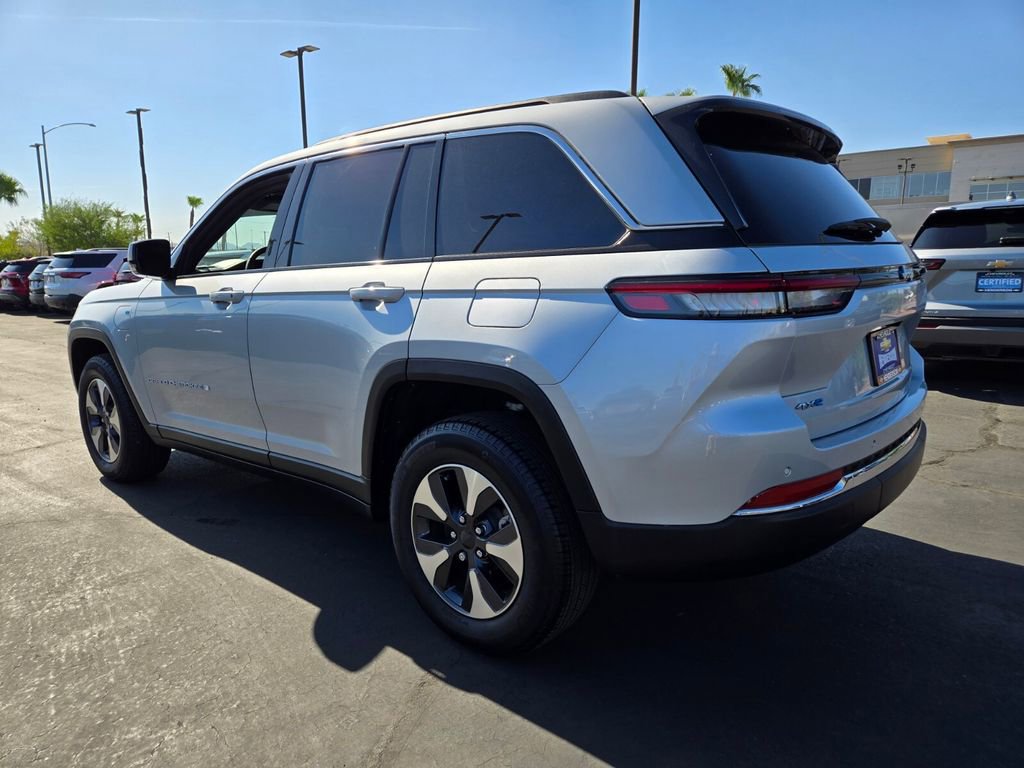 2024 Jeep Cherokee photo 4