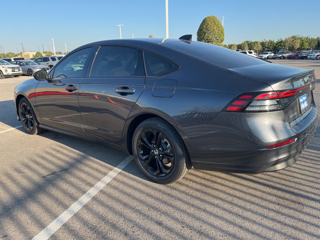 2025 Honda Accord SE photo 3