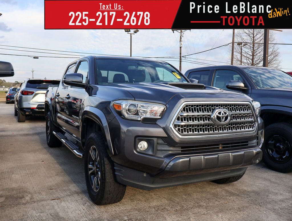 2017 Toyota Tacoma TRD Sport's photo
